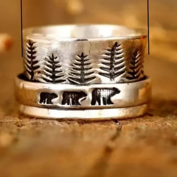 Very Pretty Ring - Picture 2 of 4